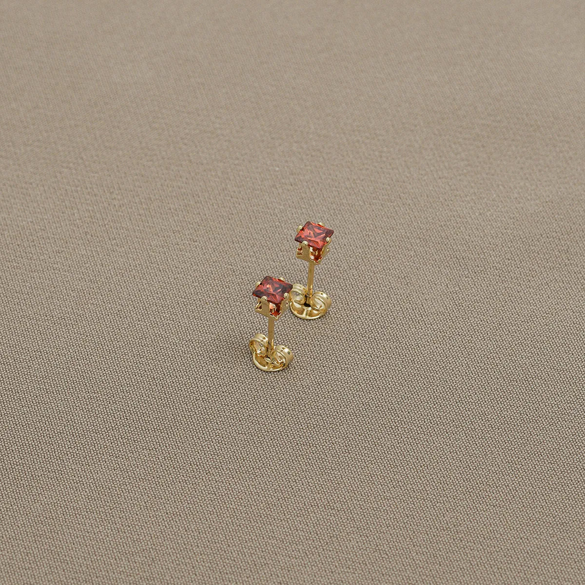 A Topo Circon Cuadrado ROJO